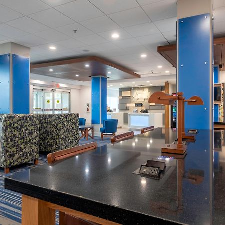 Holiday Inn Express & Suites - Staunton By Ihg Ngoại thất bức ảnh