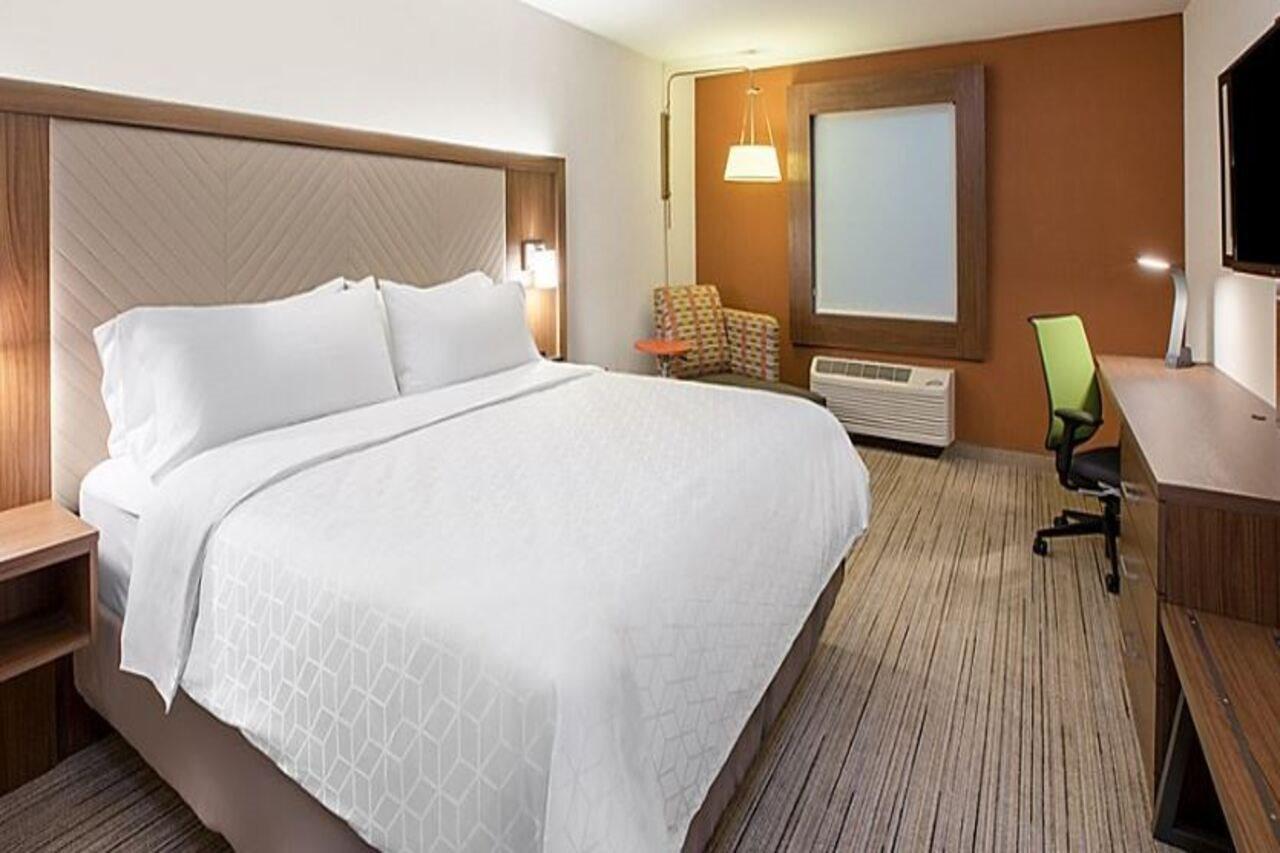 Holiday Inn Express & Suites - Staunton By Ihg Ngoại thất bức ảnh